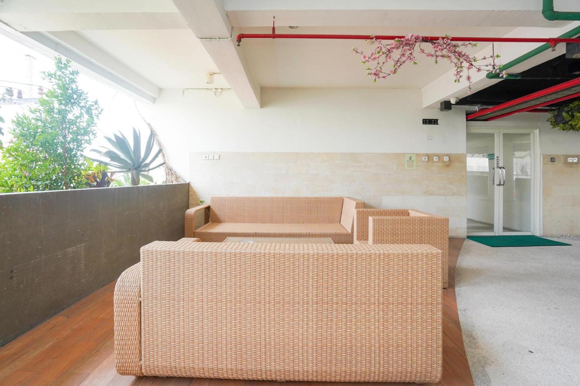 Super Oyo Capital O 91962 Pavilion Permata Σουραμπάγια Εξωτερικό φωτογραφία